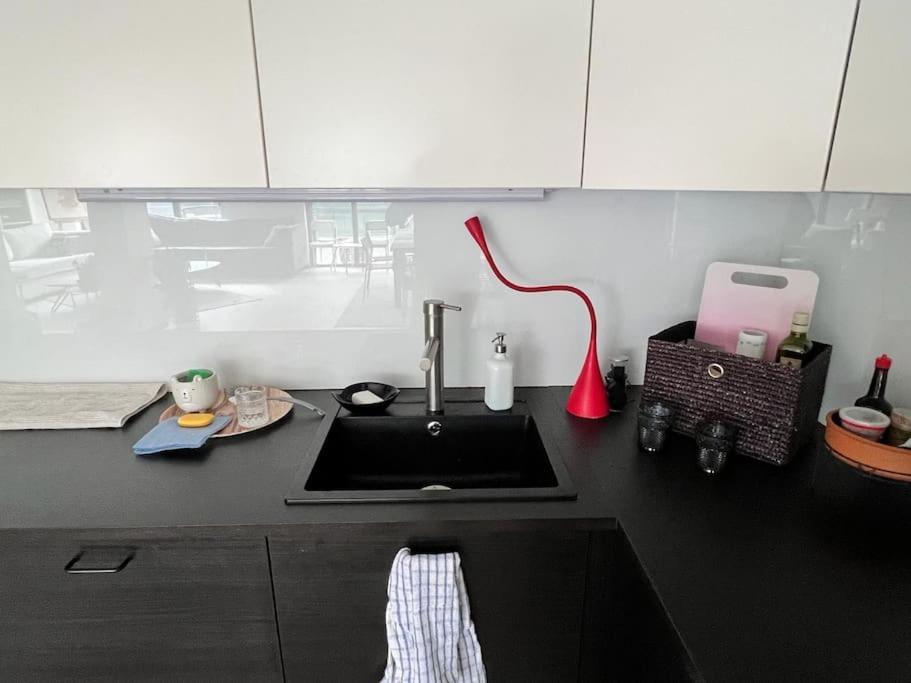 Kazanlak Large Guest House Apartment Near The Center With Full Kitchen & Dining Room, King Beds, Garden Patio, Free Parking & Self Check-In ภายนอก รูปภาพ