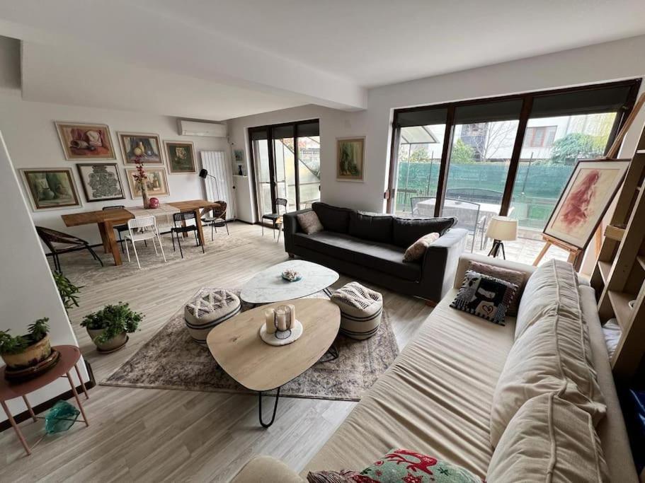 Kazanlak Large Guest House Apartment Near The Center With Full Kitchen & Dining Room, King Beds, Garden Patio, Free Parking & Self Check-In ภายนอก รูปภาพ