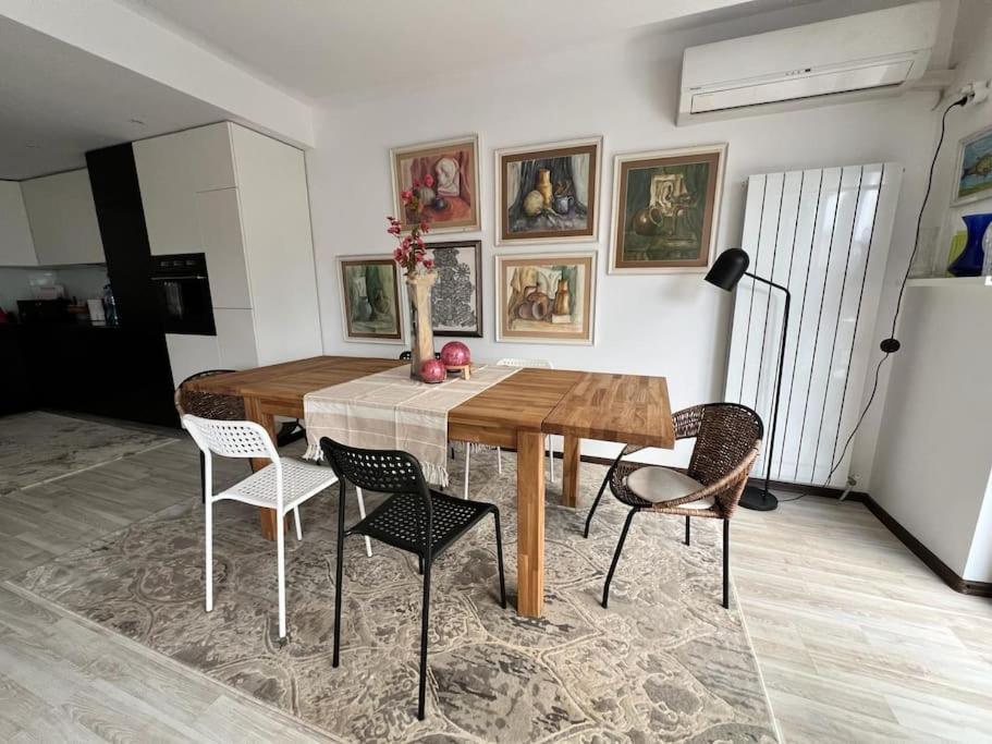 Kazanlak Large Guest House Apartment Near The Center With Full Kitchen & Dining Room, King Beds, Garden Patio, Free Parking & Self Check-In ภายนอก รูปภาพ